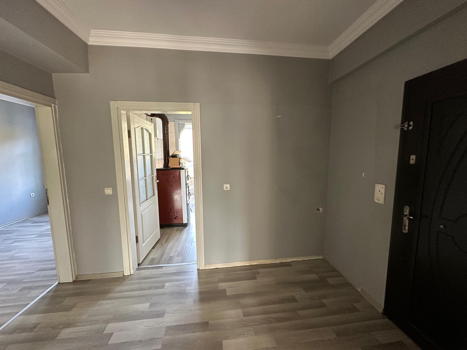 MABEL GAYRİMENKUL/VAKFIKEBİR YALIKÖY'DE SATILIK 2+1 ARAKAT DAİRE